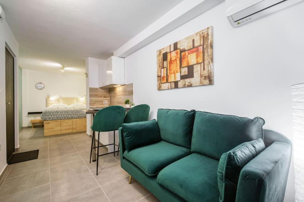 Modern Boutique Apartment Athens Exterior photo