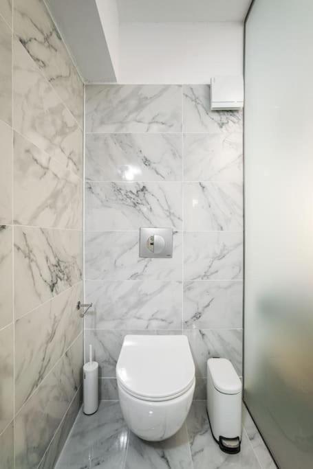 Modern Boutique Apartment Athens Exterior photo